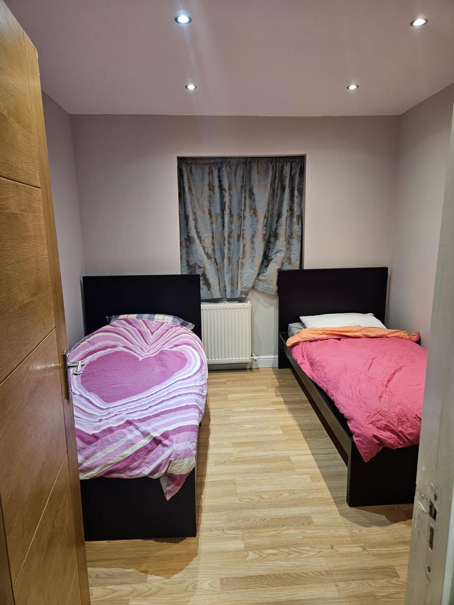 2 Bedroom Flat - Travel Direct To Heathrow/Central Лондон Екстер'єр фото